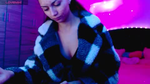 Juli online show from November 2025 03:38:01 AM