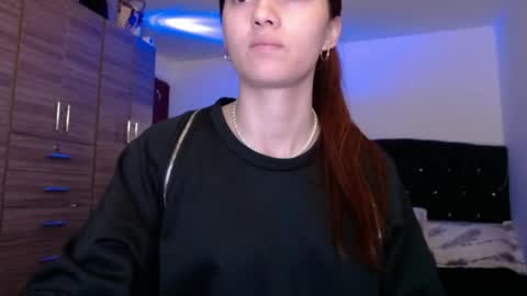 holy_julii online show from June 2026 03:54:02 AM