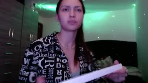 holy_julii online show from June 2026 04:43:02 AM