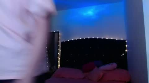 holy_julii online show from July 2026 03:42:02 AM
