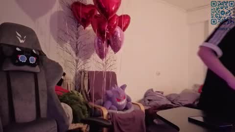 Snapshot of holy_kveta chatting on February 2026 03:13:01 AM Kviki online show from February 2026 03:13:01 AM