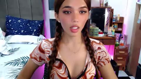 Snapshot of holy_molly1 chatting on November 2025 02:45:01 AM holy_molly1 online show from November 2025 02:45:01 AM