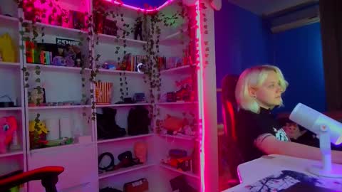 Snapshot of holy_rumi chatting on October 2025 10:15:01 AM Rumi online show from October 2025 10:15:01 AM