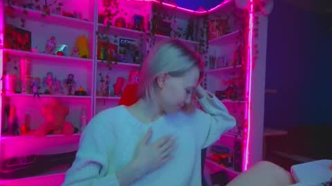 Snapshot of holy_rumi chatting on November 2025 11:16:02 AM Rumi online show from November 2025 11:16:02 AM