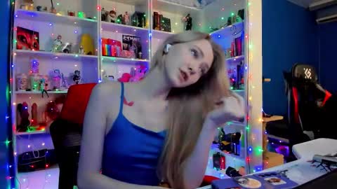 Snapshot of holy_rumi chatting on December 2025 09:25:01 AM Rumi online show from December 2025 09:25:01 AM