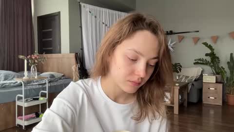 Snapshot of holydori chatting on February 2026 12:23:01 PM dori not holy get my tg channel with link from description under last photo online show from February 2026 12:23:01 PM