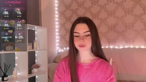 Mia online show from November 2025 03:28:02 AM