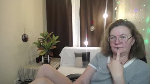 Snapshot of holymilfa chatting on January 2025 01:36:02 PM holymilfa online show from January 2025 01:36:02 PM