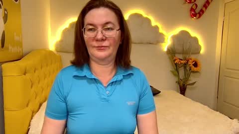 Snapshot of holymilfa chatting on February 2025 10:46:01 AM holymilfa online show from February 2025 10:46:01 AM