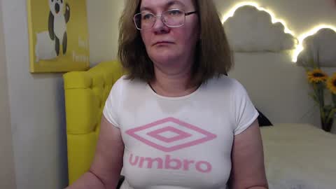 Snapshot of holymilfa chatting on February 2025 02:16:02 PM holymilfa online show from February 2025 02:16:02 PM