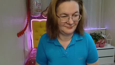 Snapshot of holymilfa chatting on March 2025 08:09:01 AM holymilfa online show from March 2025 08:09:01 AM