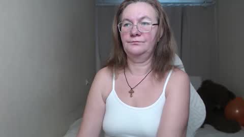 Snapshot of holymilfa chatting on February 2026 01:22:02 PM holymilfa online show from February 2026 01:22:02 PM