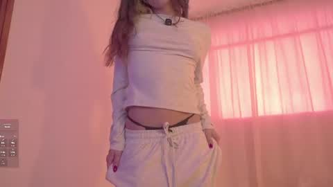 honeeeey_ online show from June 2026 10:30:02 PM