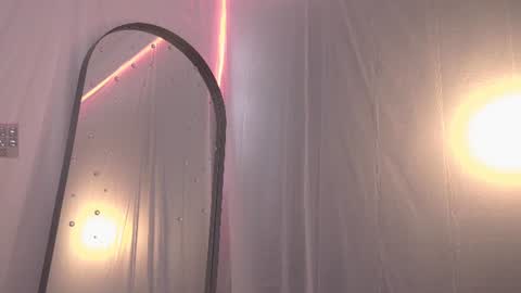 honeeeey_ online show from July 2026 10:26:02 PM