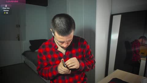 Snapshot of honestandrew chatting on January 2025 06:35:01 AM Andrew online show from January 2025 06:35:01 AM