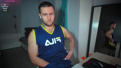 Snapshot of honestandrew chatting on January 2025 02:28:02 PM Andrew online show from January 2025 02:28:02 PM