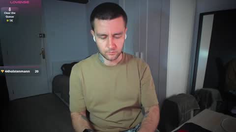 Snapshot of honestandrew chatting on February 2025 01:38:01 PM Andrew online show from February 2025 01:38:01 PM