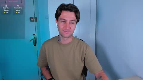 Snapshot of honestandrew chatting on October 2025 07:42:02 AM Andrew online show from October 2025 07:42:02 AM