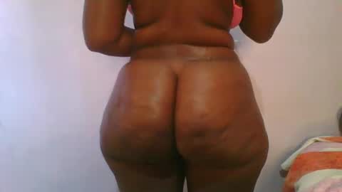 honey_beb online show from October 2025 05:43:02 AM