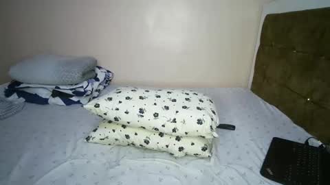 Snapshot of honey_bunny0 chatting on October 2025 10:08:02 PM honey_bunny0 online show from October 2025 10:08:02 PM