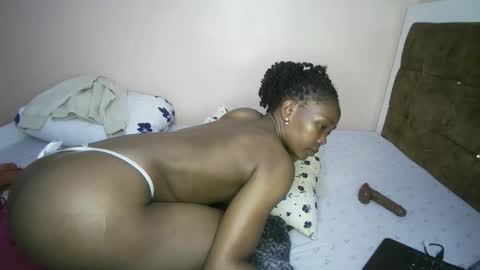 Snapshot of honey_bunny0 chatting on November 2025 01:22:04 PM honey_bunny0 online show from November 2025 01:22:04 PM