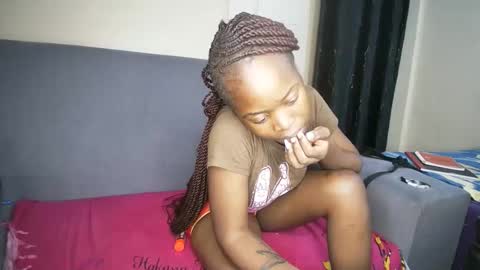 Snapshot of honey_drop1 chatting on February 2026 12:18:01 AM honey drop online show from February 2026 12:18:01 AM