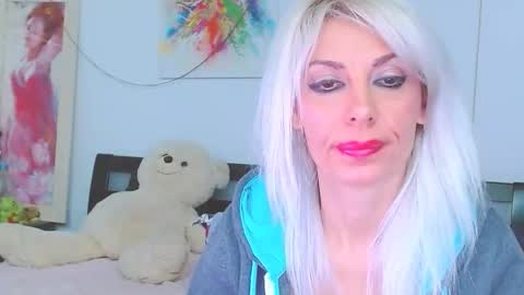Snapshot of honey_lara chatting on January 2026 11:30:02 PM honey_lara online show from January 2026 11:30:02 PM