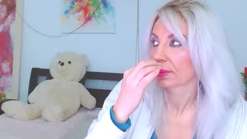 Snapshot of honey_lara chatting on February 2026 07:21:01 PM honey_lara online show from February 2026 07:21:01 PM