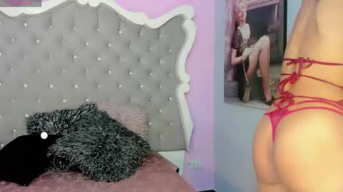 honey_moontsts online show from May 2026 11:39:02 AM