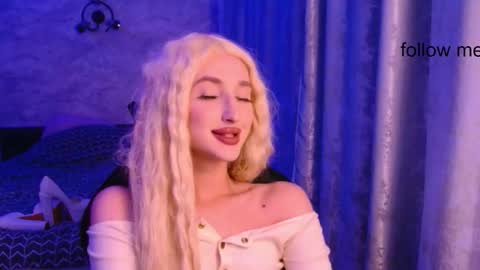 honey_sunset online show from November 2025 10:34:02 PM