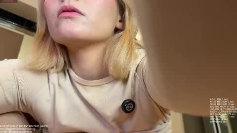 Snapshot of honey_sunshine chatting on May 2026 11:48:01 AM Jenyanew vid how I squirt in forest in bio online show from May 2026 11:48:01 AM