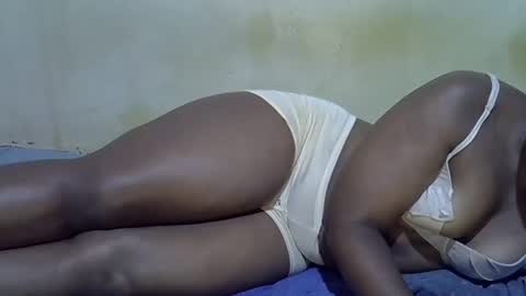 honey_sunshiny online show from May 2026 07:39:02 AM