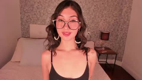 Snapshot of honey_sweet777 chatting on May 2026 07:52:02 PM honey_sweet777 online show from May 2026 07:52:02 PM