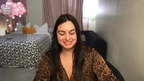 Snapshot of honey_tia chatting on October 2025 04:13:01 AM Tia online show from October 2025 04:13:01 AM