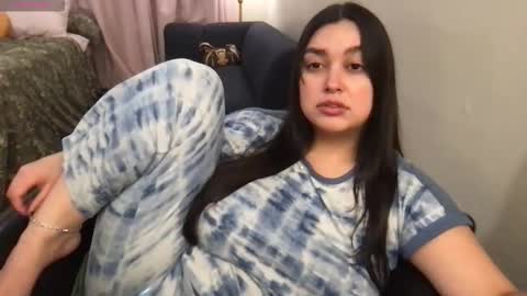 Snapshot of honey_tia chatting on January 2026 03:23:01 AM Tia online show from January 2026 03:23:01 AM