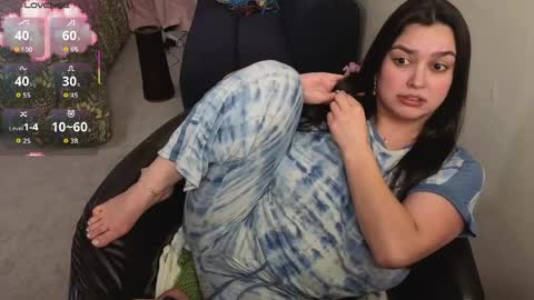 Snapshot of honey_tia chatting on April 2026 03:01:02 AM Tia online show from April 2026 03:01:02 AM