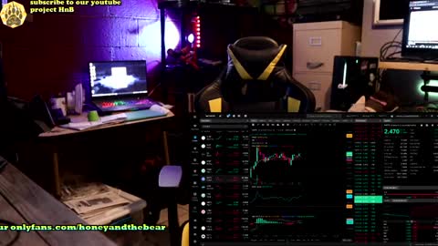 Snapshot of honeyand_thebear chatting on December 2024 07:15:02 PM Honey and Bear online show from December 2024 07:15:02 PM