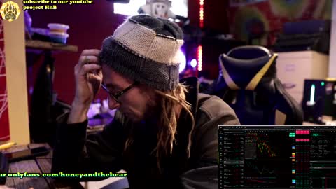 Snapshot of honeyand_thebear chatting on December 2024 04:13:02 PM Honey and Bear online show from December 2024 04:13:02 PM