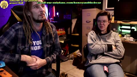 Snapshot of honeyand_thebear chatting on January 2025 04:47:01 AM Honey and Bear online show from January 2025 04:47:01 AM