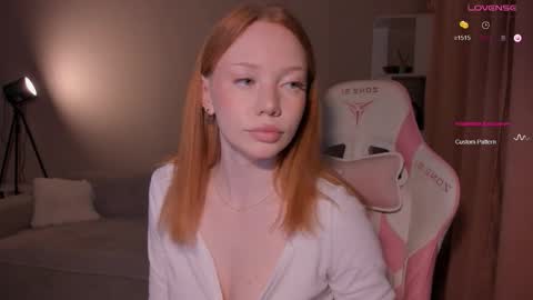 Snapshot of honeyautumn chatting on January 2026 11:43:02 PM honeyautumn online show from January 2026 11:43:02 PM