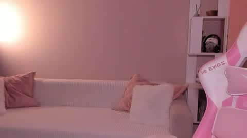 honeyautumn online show from July 2026 06:28:01 PM
