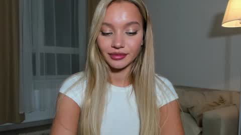 Snapshot of honeybae3 chatting on December 2024 02:17:02 PM Kira Instagram asaphoney Fansly asaphoney online show from December 2024 02:17:02 PM