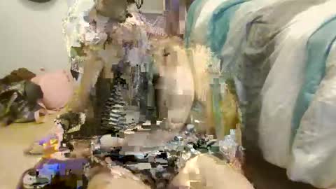 Snapshot of honeybear19 chatting on October 2025 06:50:02 PM HoneyBear online show from October 2025 06:50:02 PM