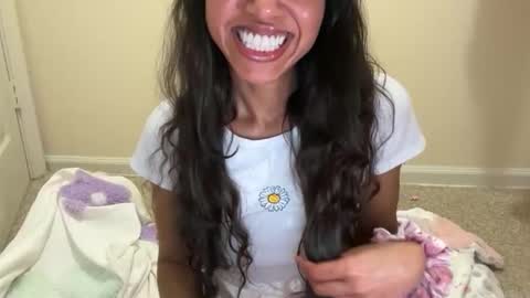 Snapshot of honeybeebaby12 chatting on November 2025 04:36:02 AM honeybeebaby12 online show from November 2025 04:36:02 AM