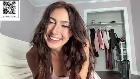 Snapshot of honeybelle8 chatting on April 2026 07:42:01 PM belle brunette online show from April 2026 07:42:01 PM