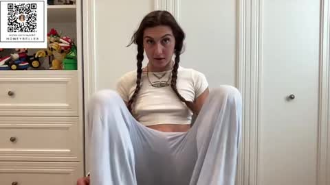 belle brunette online show from May 2026 02:47:02 PM