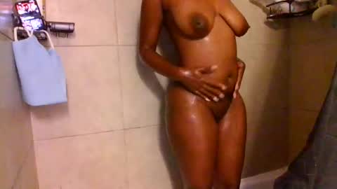 honeybunnzz online show from May 2026 11:35:02 PM