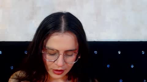 Emily online show from December 2025 03:30:01 PM