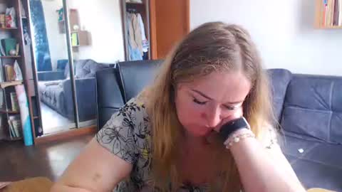 HoneydewMolly online show from May 2026 11:25:01 AM