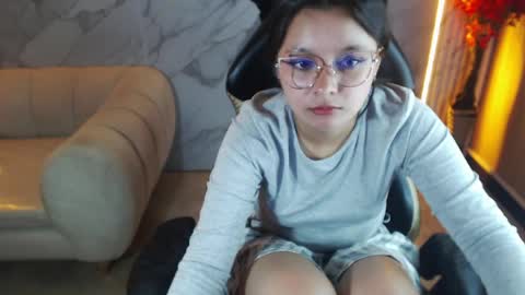 honeydoll_tf online show from May 2026 01:00:01 AM